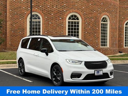 Bright White Clearcoat 2026 Chrysler Pacifica Limited