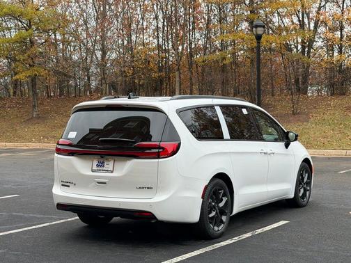 2026 Chrysler Pacifica Limited
