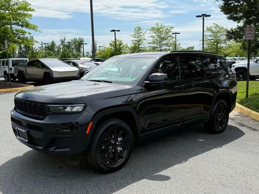 2024 Jeep Grand Cherokee L Laredo