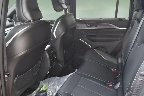 2025 Jeep Grand Cherokee Overland