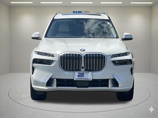 Alpine White 2026 BMW X7 xDrive40i