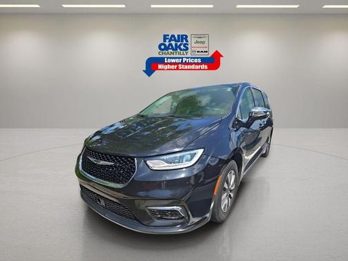 2023 Chrysler Pacifica Hybrid Limited