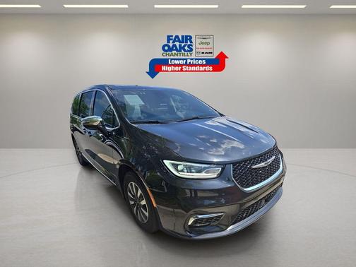 2023 Chrysler Pacifica Hybrid Limited