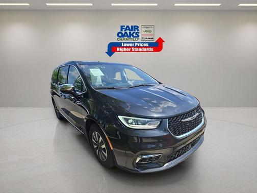 2023 Chrysler Pacifica Hybrid Limited