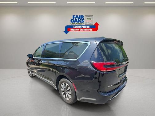 2023 Chrysler Pacifica Hybrid Limited