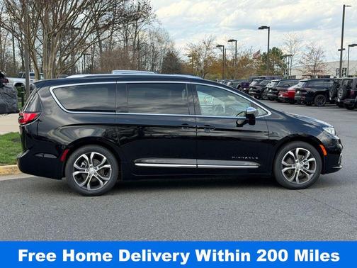 Diamond Black 2026 Chrysler Pacifica Pinnacle