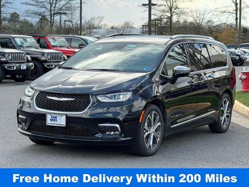 Diamond Black 2026 Chrysler Pacifica Pinnacle