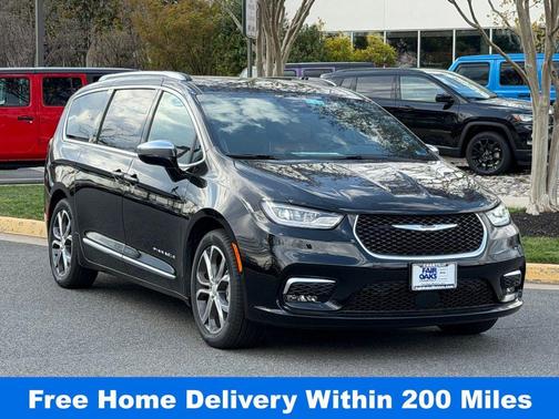 Diamond Black 2026 Chrysler Pacifica Pinnacle