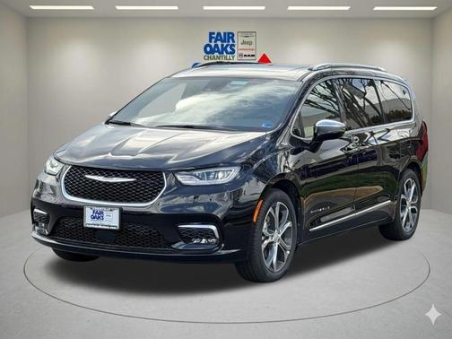 Diamond Black 2026 Chrysler Pacifica Pinnacle