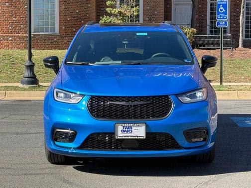 2026 Chrysler Pacifica Limited