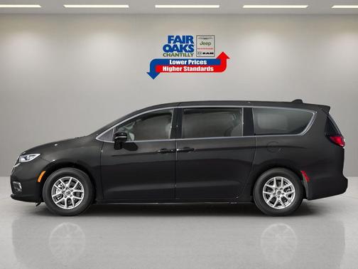 2025 Chrysler Pacifica Select