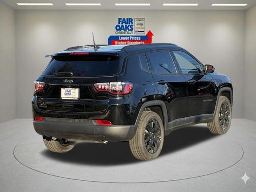 Diamond Black 2026 Jeep Compass Latitude
