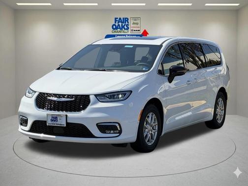 Bright White Clearcoat 2026 Chrysler Pacifica Select