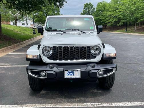 2025 Jeep Gladiator Sport