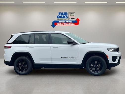 2025 Jeep Grand Cherokee Laredo