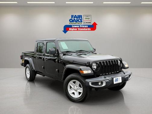 2022 Jeep Gladiator Sport