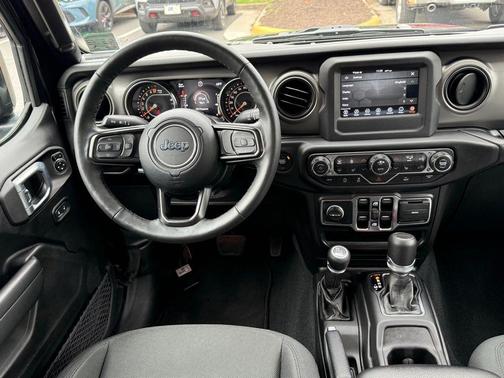 2022 Jeep Gladiator Sport