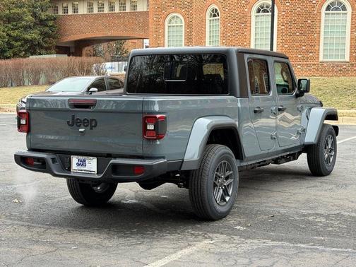 2026 Jeep Gladiator Sport