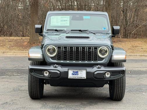 2026 Jeep Gladiator Sport