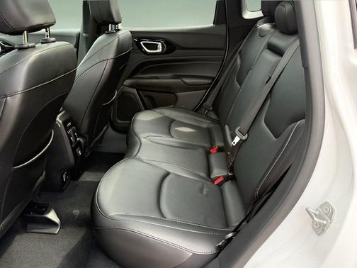 2022 Jeep Compass Altitude