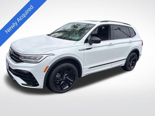 Opal White Pearl Effect 2024 Volkswagen Tiguan 2.0T SE R-Line Black