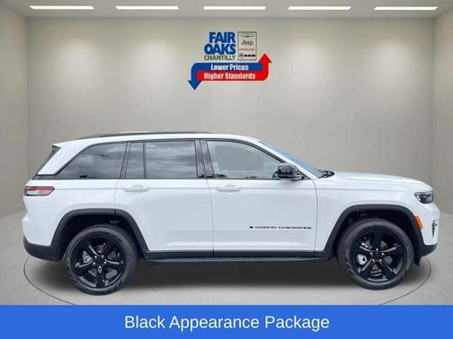 Bright White Clearcoat 2023 Jeep Grand Cherokee Limited