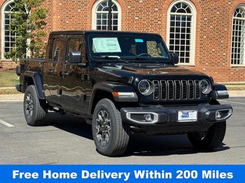 Black Clearcoat 2026 Jeep Gladiator Sport