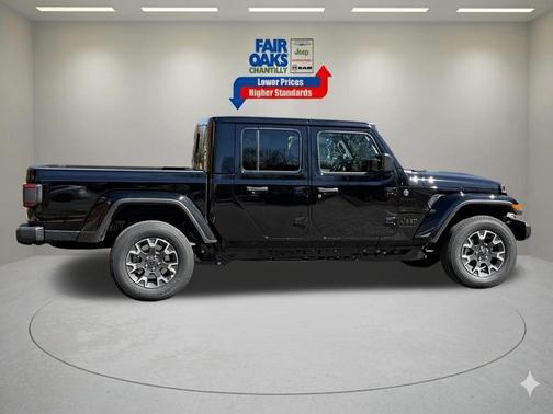 Black Clearcoat 2026 Jeep Gladiator Sport
