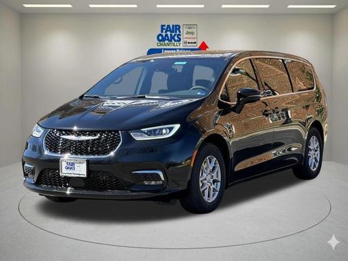 Diamond Black 2026 Chrysler Pacifica Select