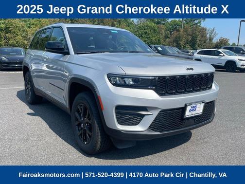 2025 Jeep Grand Cherokee Laredo