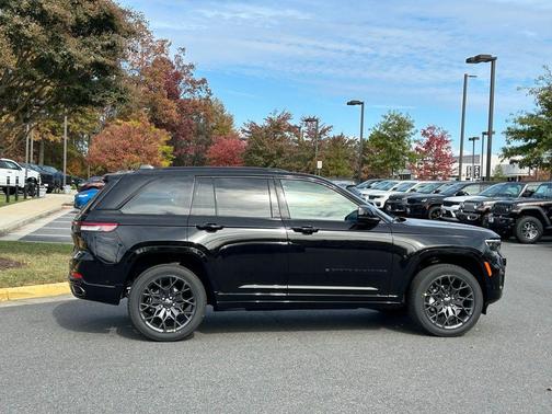 2025 Jeep Grand Cherokee Summit