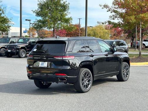 2025 Jeep Grand Cherokee Summit