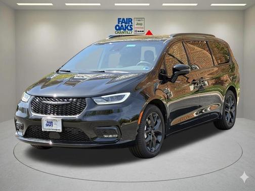 Diamond Black 2026 Chrysler Pacifica Limited