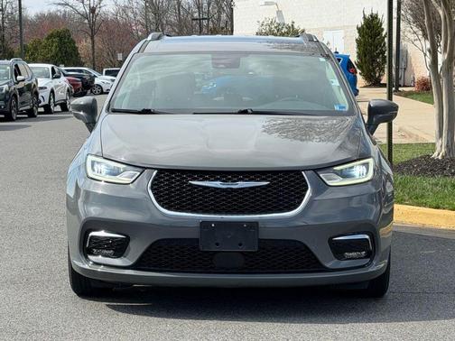 2021 Chrysler Pacifica Touring-L