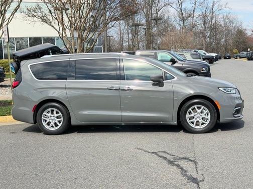 2021 Chrysler Pacifica Touring-L