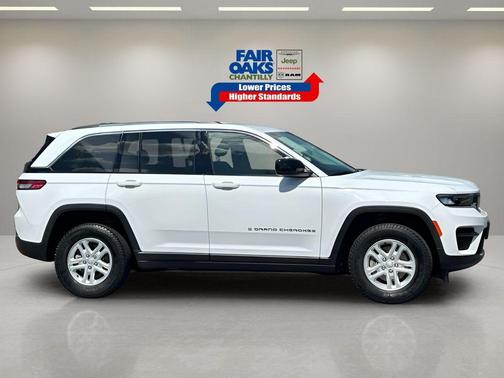 2023 Jeep Grand Cherokee Laredo