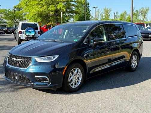 2024 Chrysler Pacifica Touring-L