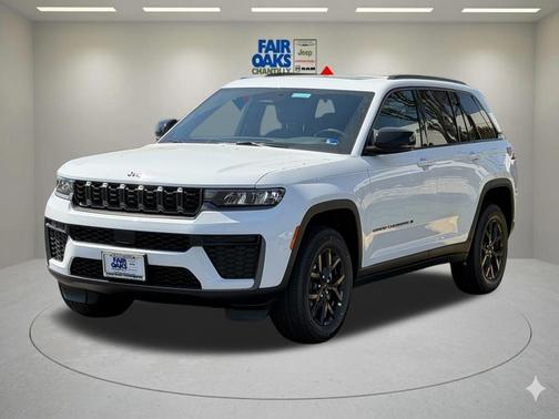 Bright White Clearcoat 2026 Jeep Grand Cherokee Laredo