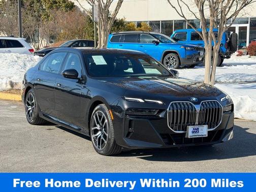Black Sapphire Metallic 2025 BMW 740 i xDrive