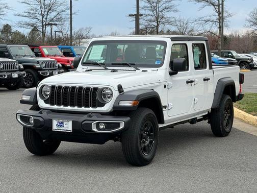 2025 Jeep Gladiator Sport