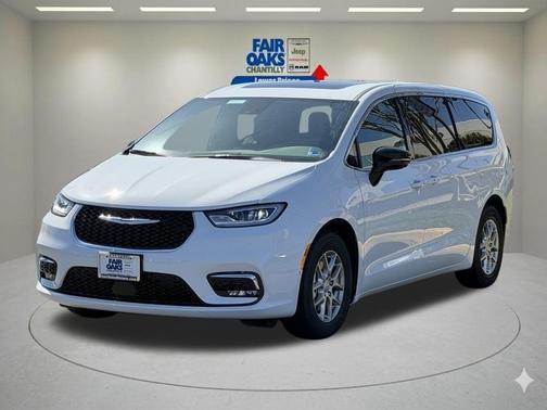 Bright White Clearcoat 2026 Chrysler Pacifica Select