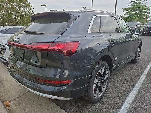 2021 Audi e-tron Premium