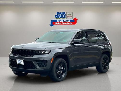 2025 Jeep Grand Cherokee Laredo