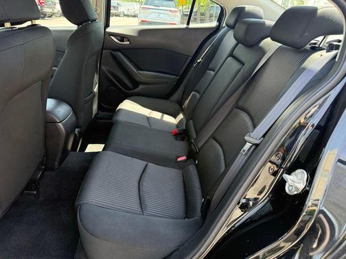 2016 Mazda Mazda3 i Sport