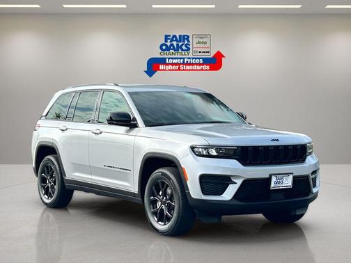 2025 Jeep Grand Cherokee Laredo