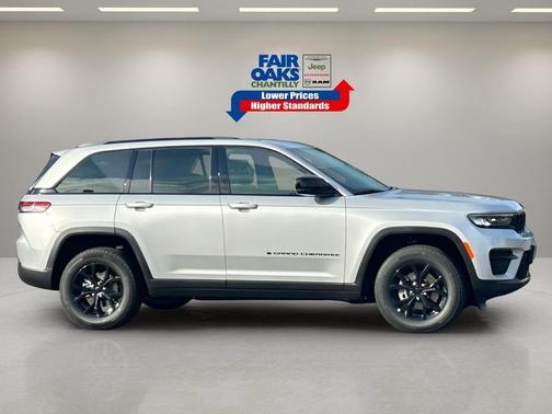2025 Jeep Grand Cherokee Laredo