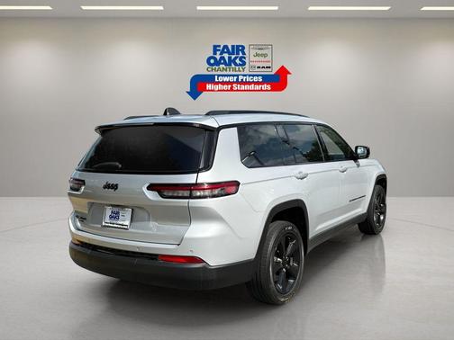 2022 Jeep Grand Cherokee L Laredo