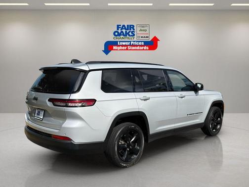 2022 Jeep Grand Cherokee L Laredo
