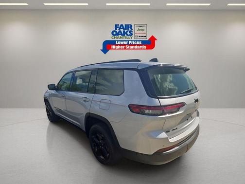 2022 Jeep Grand Cherokee L Laredo