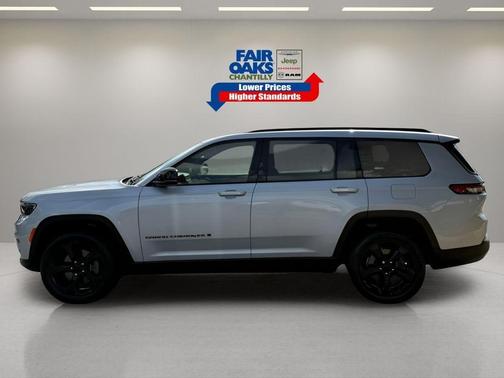 2022 Jeep Grand Cherokee L Laredo